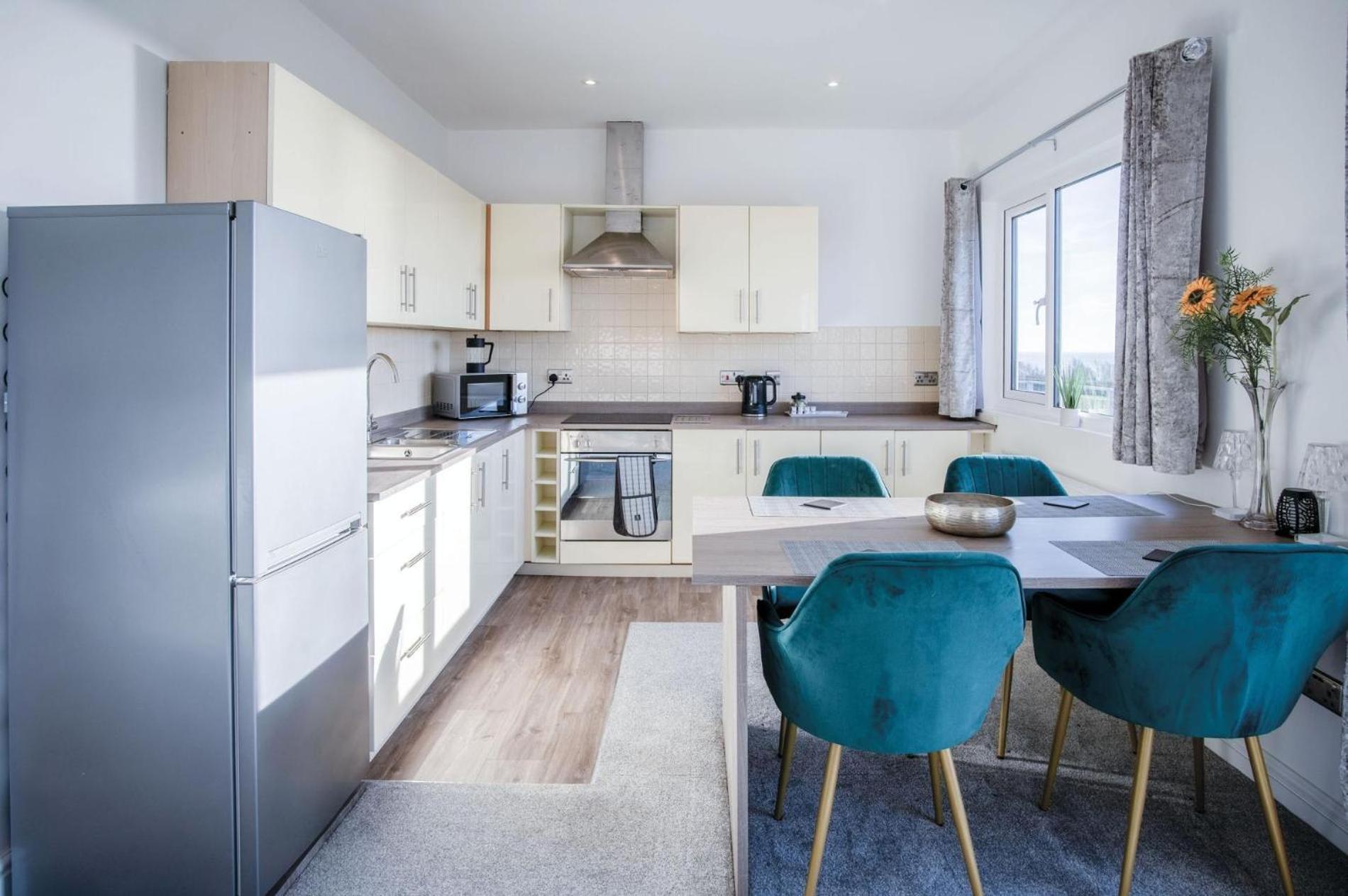 The Penthouse - 1 Bedroom Apartment - Ocean Breeze Port Eynon Exterior foto
